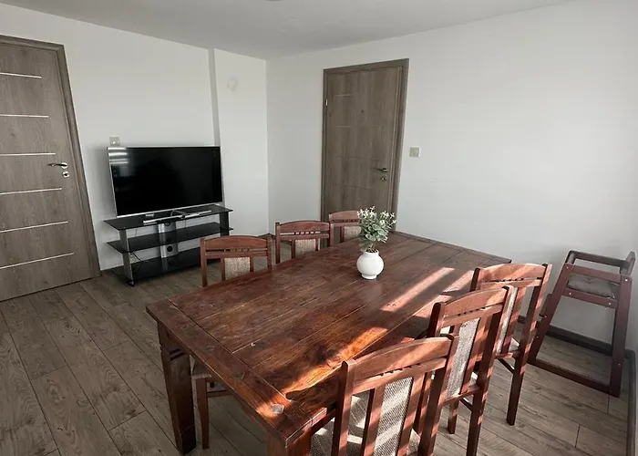 Victoria Apartment *